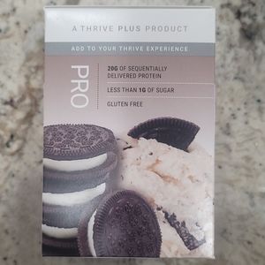 Thrive cookie and Cream bars